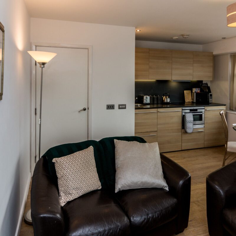 2 Bed Flat to Rent Newhall Street