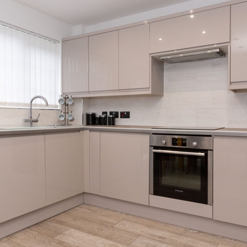 4 bed town house to rent Waterloo Avenue